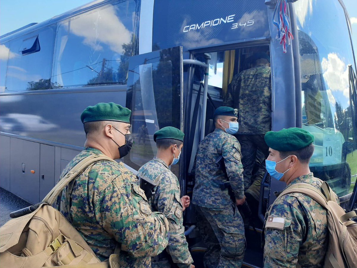Ejercito_Chile's tweet photo. Más de 14 mil efectivos del Ejército se encuentran desplegados en apoyo a las próximas #Elecciones2021CL , quienes tienen la misión de brindar seguridad al interior de los recintos que funcionarán como locales de votación. Lee la nota aquí 👉 https://t.co/Jzv3Vs2P1y https://t.co/5UP1CDTVXG