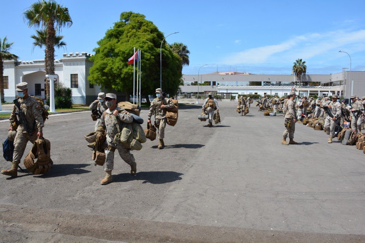 Ejercito_Chile's tweet photo. Más de 14 mil efectivos del Ejército se encuentran desplegados en apoyo a las próximas #Elecciones2021CL , quienes tienen la misión de brindar seguridad al interior de los recintos que funcionarán como locales de votación. Lee la nota aquí 👉 https://t.co/Jzv3Vs2P1y https://t.co/5UP1CDTVXG