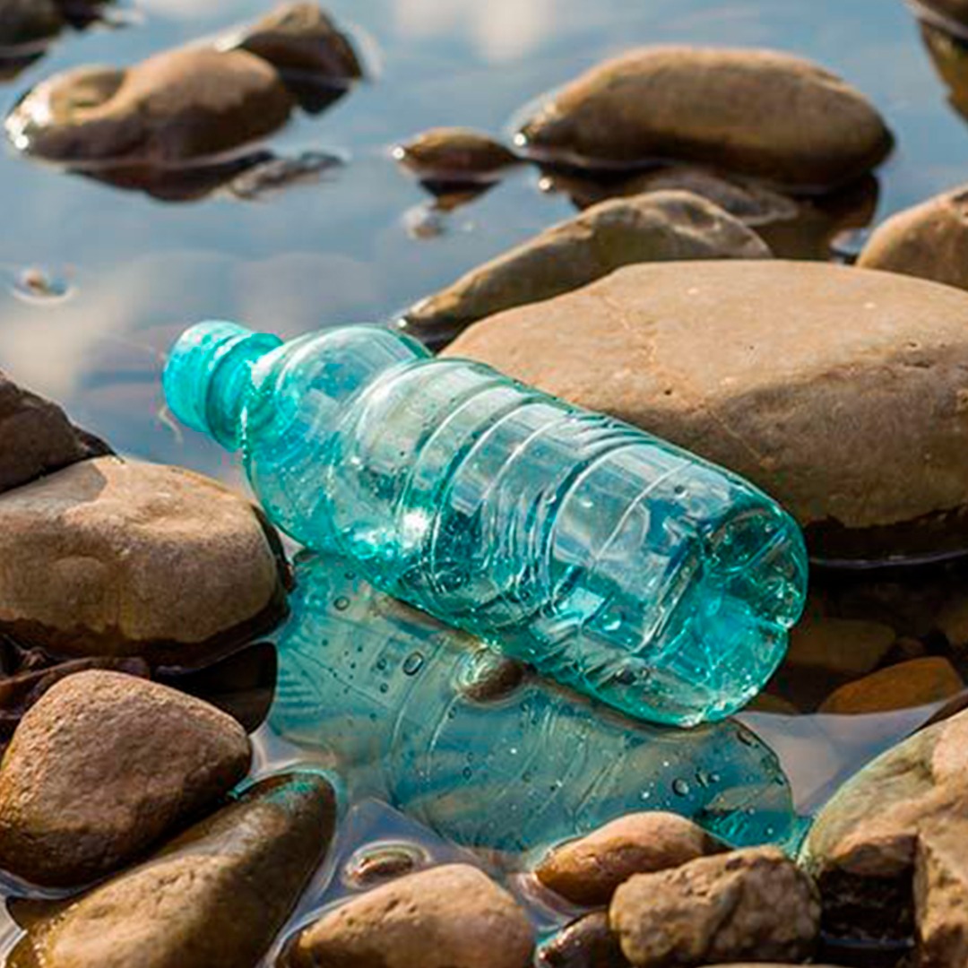 GlobalplusWeb's tweet photo. Se responsable con el medio ambiente.... 🌱Evita los plásticos de un solo uso 🧴 generalmente terminan en los océanos donde permanecen por miles de años ocasionando daños incalculables al ecosistema. #noplastic #protection #sea #world #freeplastic #ocean #españa #medioambiente https://t.co/yTC7ZiiQNu