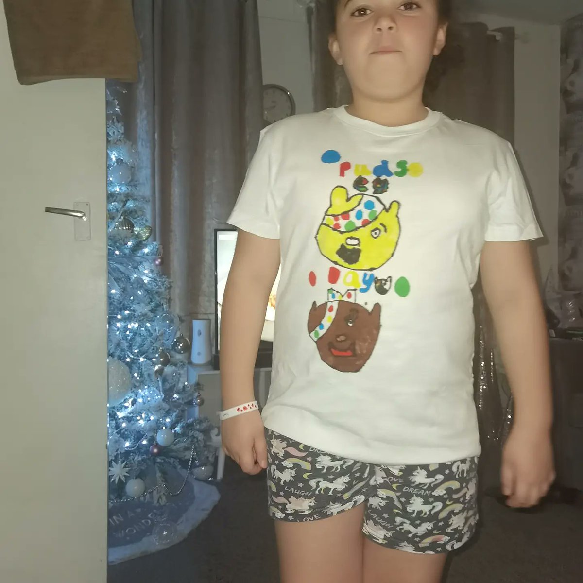 lauzsutton81's tweet photo. @TemplarsPrimary super proud of Peynton 3s making herself and sisters #CIN21 T shirts for today x https://t.co/6uKIOWdS2E