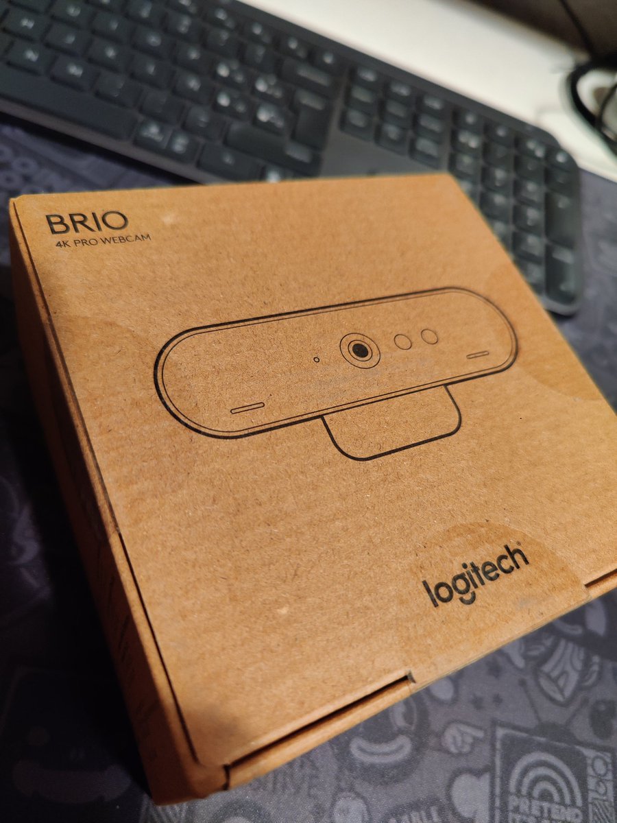 angeldav's tweet image. Hello world in 4K! 🤓

#LogitechBrio #WindowsHello