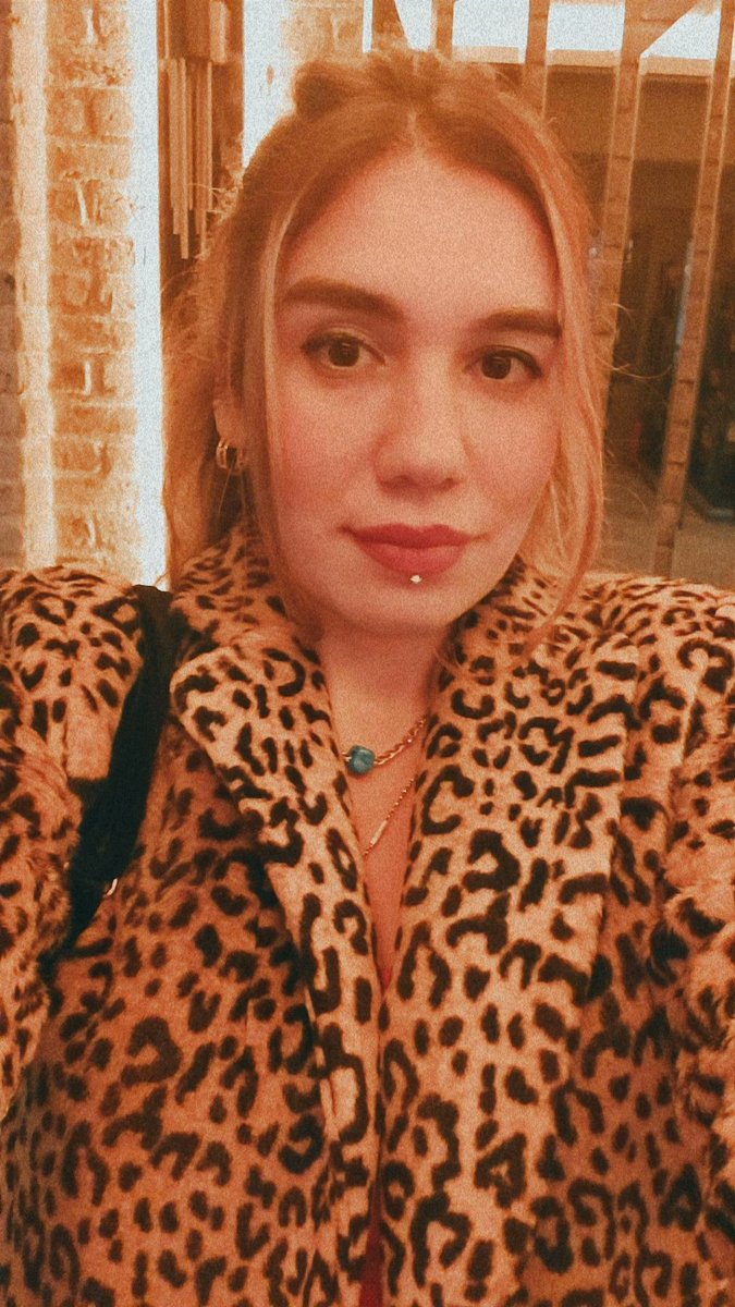 gleracar's tweet image. Bazen bi kelime yüzlerce vazgeçiş barındırır) kendisinden önce yazılmış binlerce kelimeyi silip atabiliyor.....😎