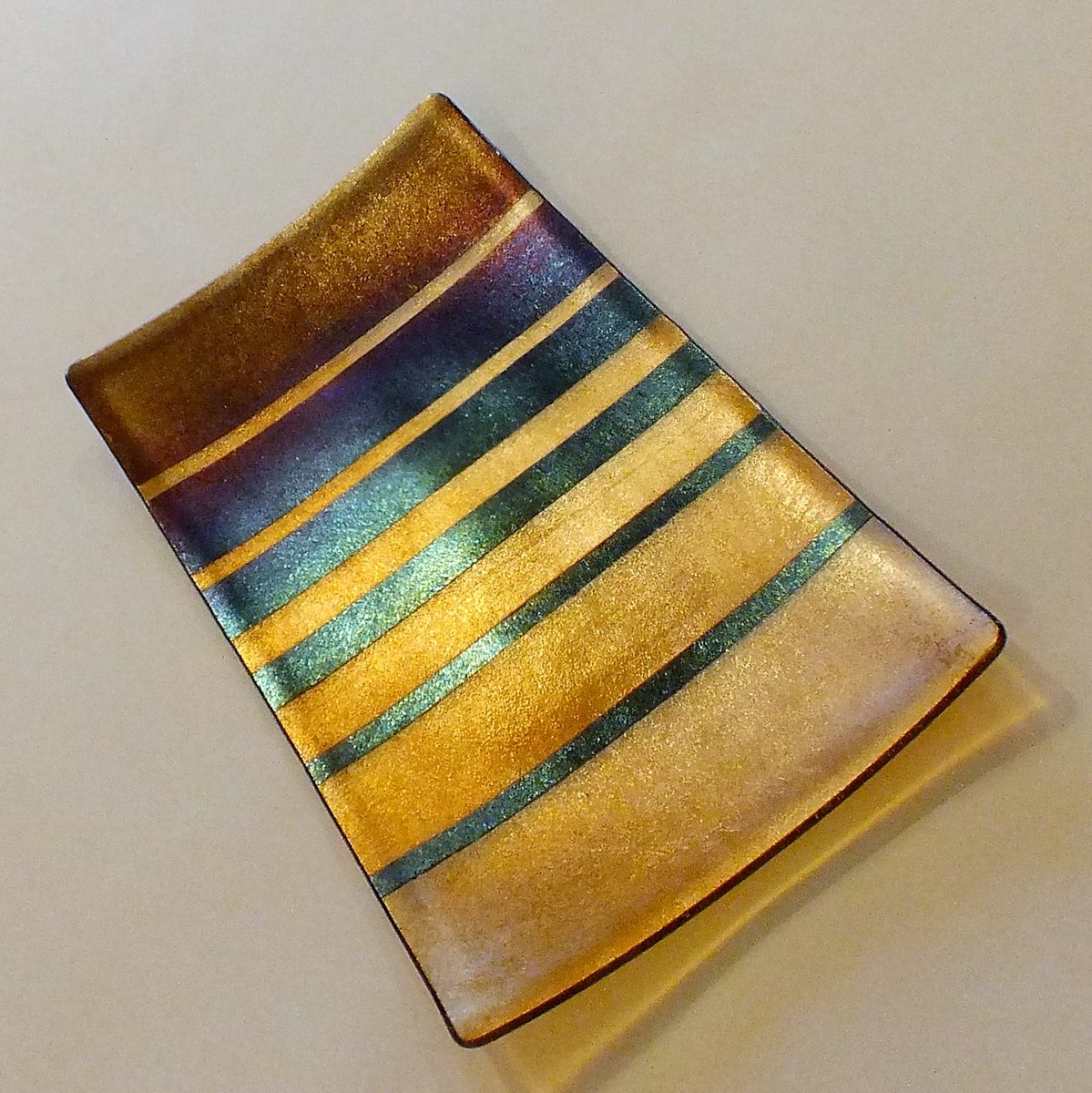 handmadehere's tweet photo. Glass ornament, fused glass decoration, Christmas decoration, glass art,  home decor by Anna Bilek @CalgaryFuse   this weekend Handmade Here November 20&amp;21 at Triwood Community Hall 
@CTVNews @GlobalCalgary @AvenueMagazine #art #Local https://t.co/3ekr1ai4DI