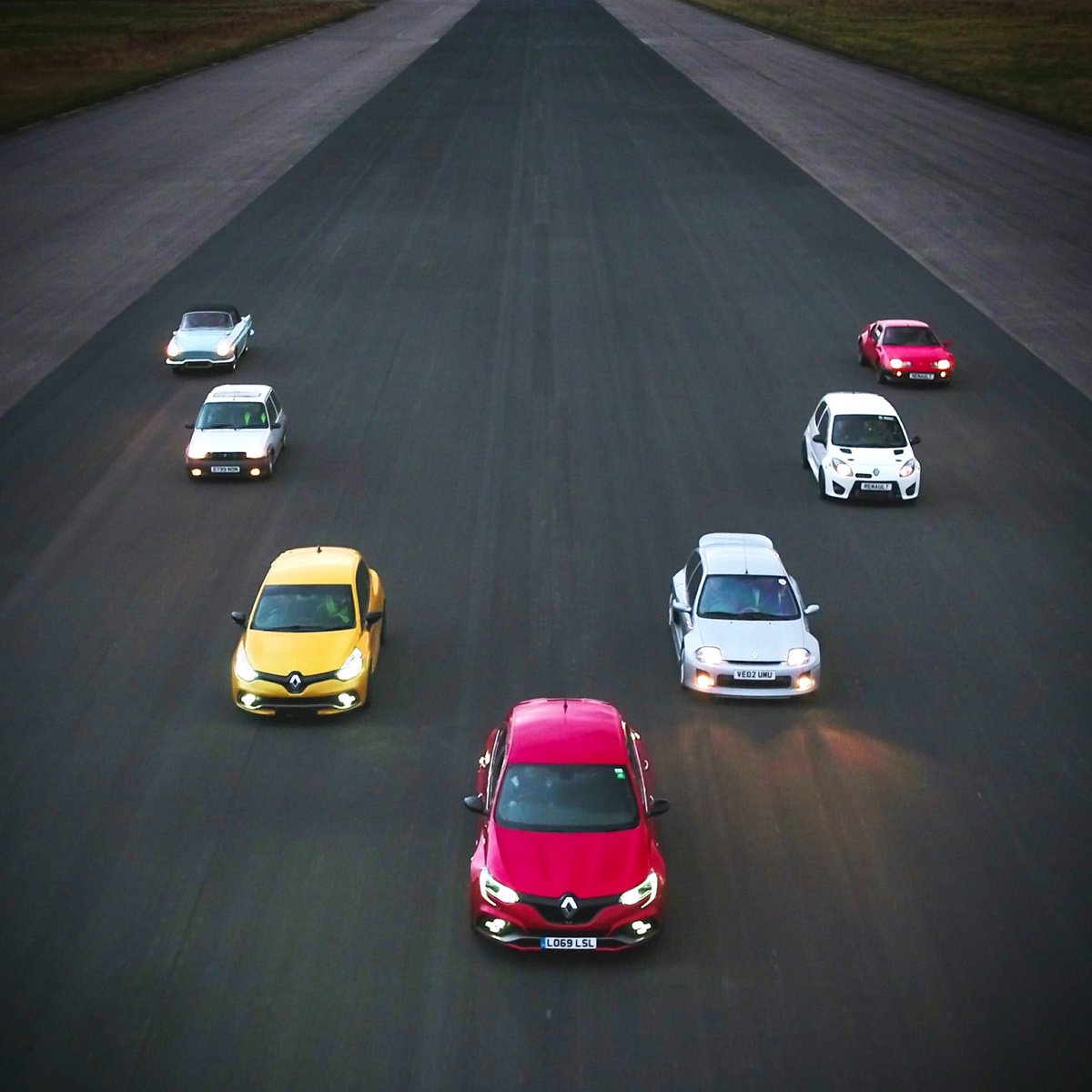 AIR-FRAMES (@air_frames) on Twitter photo Great couple of days recently with <a href="/gluedfilms/">Glued Films</a> near York.
#drone #cars #renault #dji #droneporn Great couple of days recently with <a href="/gluedfilms/">Glued Films</a> near York.
#drone #cars #renault #dji #droneporn