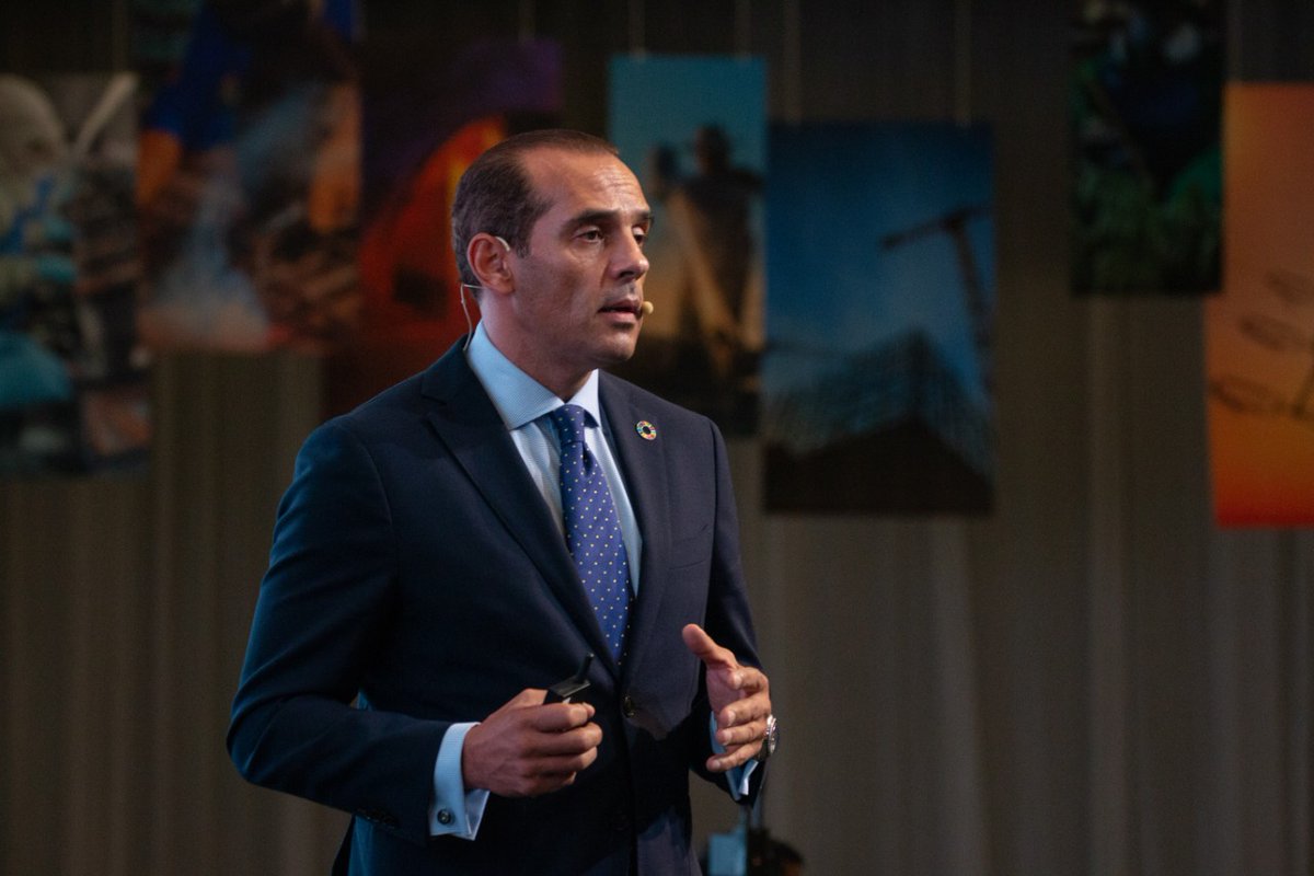 EcOpen4Business's tweet photo. "El mundo está en medio de una transición a un modelo de bajas emisiones y Ecuador tiene una oportunidad única de posicionarse." - @juanverde en el cierre magistral de #EcuadorOpenForBusiness "Ecuador: el momento oportuno" 

@aleadershiporg https://t.co/h3bPPivN9N