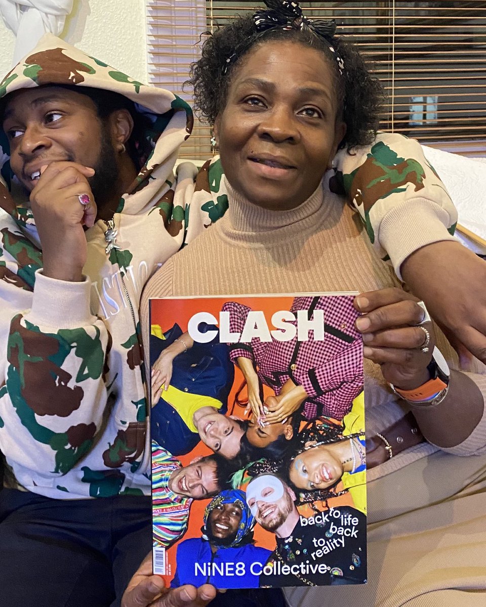 lorenzorsv's tweet photo. FRONT COVER OF @ClashMagazine FOR @Versace WITH DA GANG HELD BY THE MARGE. BETTER YEARS, LESS TEARS. 🩸 ♥️ 🎲 https://t.co/kpngIvnJB7
