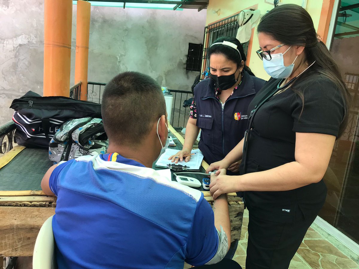 Acess_Ec's tweet photo. #Manabí | 🚫 37 personas 👨🏻‍🦱se encontraban en un centro que presuntamente ofertaba tratamiento para adicciones y que no cuenta con permiso de funcionamiento en #Tosagua.

📌 La @Acess_Ec, atendiendo una denuncia, procedió a la suspensión de actividades como medida preventiva. https://t.co/hligRS5BYo