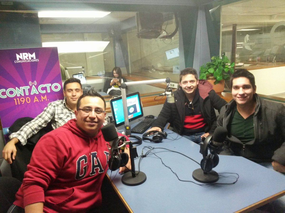 Pepillo_Mtz's tweet photo. Fútbol Sin Linea en el 2014 con @jonasigo @german_mtz y de invitado el buen @carlosgilt olv jajajaja #1190am #Contacto https://t.co/SuPdkohD0U