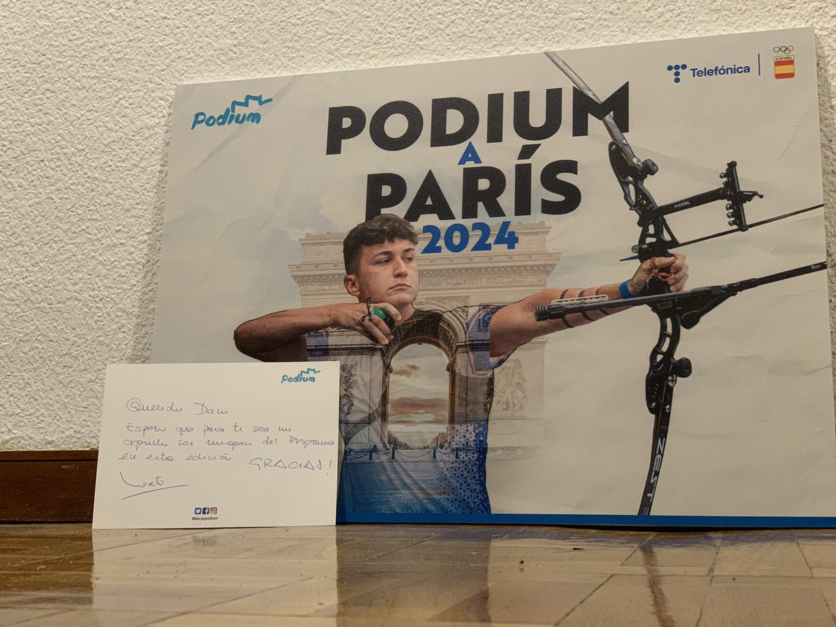 DCastroPodium's tweet image. ¡MUCHAS GRACIAS! @becaspodium  por este pedazo de detalle y por elegirme para ser el cartel del programa podium de esta edición! Estoy muy orgulloso de serlo y es un gran honor para mí. 
Es una dosis de motivación para todo lo que venga por delante! #ProgramaPodium #BecasPodium