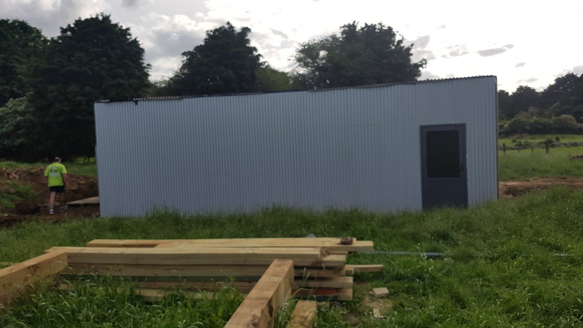 dragongrl77's tweet photo. Happy Saturday peeps. I've been m.i.a for a bit but lots of progress has been made. Shed is finished, had to move the swallows and turkeys out 😂 absolution block almost finished and tank goes in next week. House is about 3 months away . So excited! https://t.co/8OmD1SJQSp