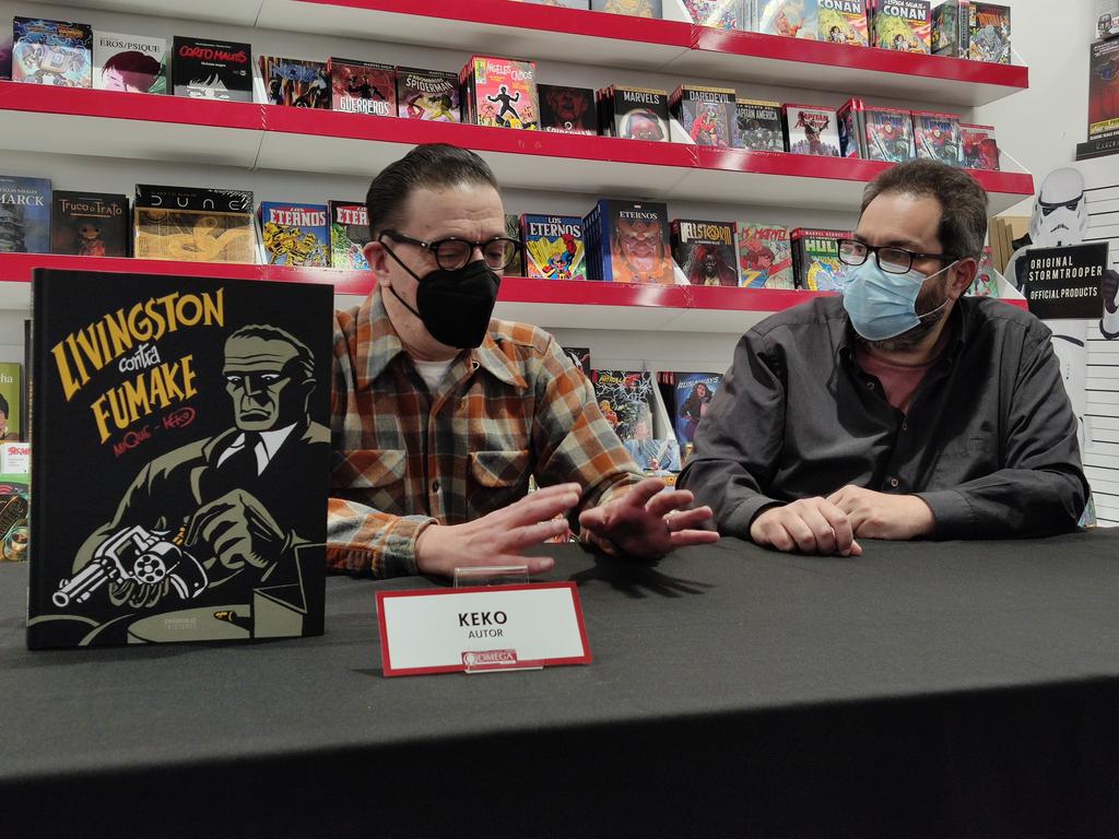 jfergon's tweet photo. Muy buena tarde con Keko para conocer esta reedición de "Livingston Contra Fumake" de los años 80 a cargo de @Diabolocomics. Pedazo de edición, de portada y de dedicatoria que me llevo. Ahora a leer :-) #LivingstonContraFumake #Keko #Mique #comic #tebeo #novelagrafica https://t.co/0YX5sOTSwY