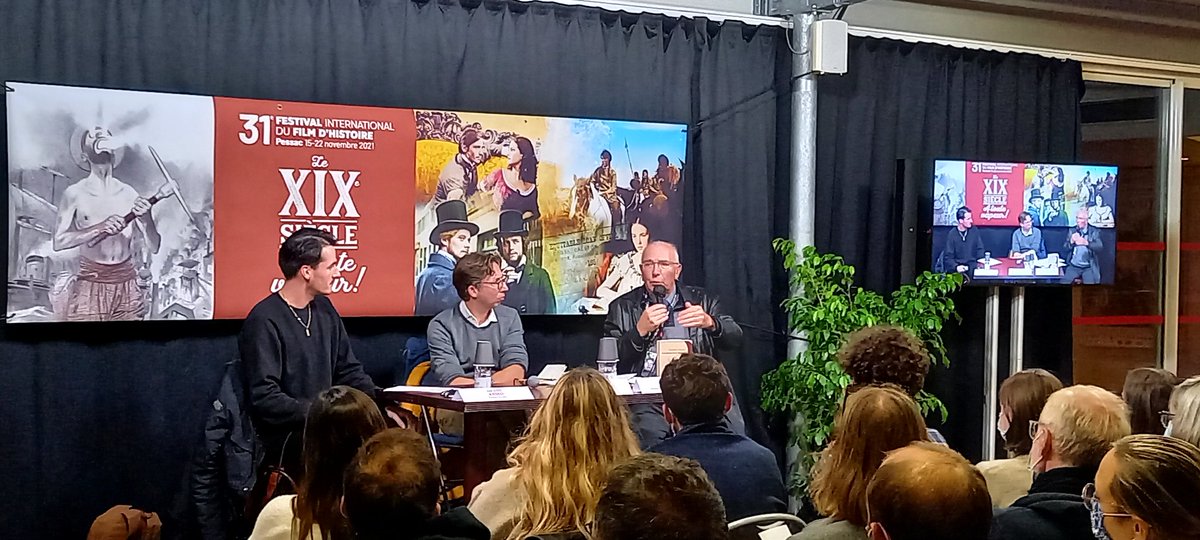 IjbaOfficiel's tweet photo. Débat passionnant au @FIFH_Pessac sur le sens et la portée du déboulonnage des statues animé par Maxime Asseo, étudiant en M2 à #ijba, avec Hubert Bonin et Laurent Vedrine. https://t.co/KyK4A137uV