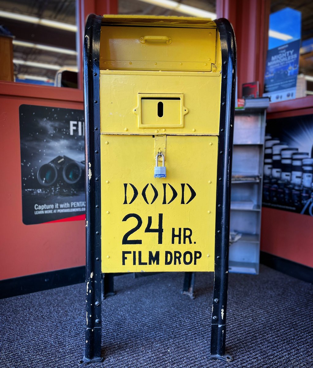 ericseals's tweet photo. Walked into @DoddCamera in #Cleveland today and saw this old school film drop off mailbox. I don’t know if it’s a relica just for display or if it’s really used but it’s just damn cool and takes me back to the good old days of film 📸
#doddcamera #photography #film https://t.co/MDL2HeVPU6