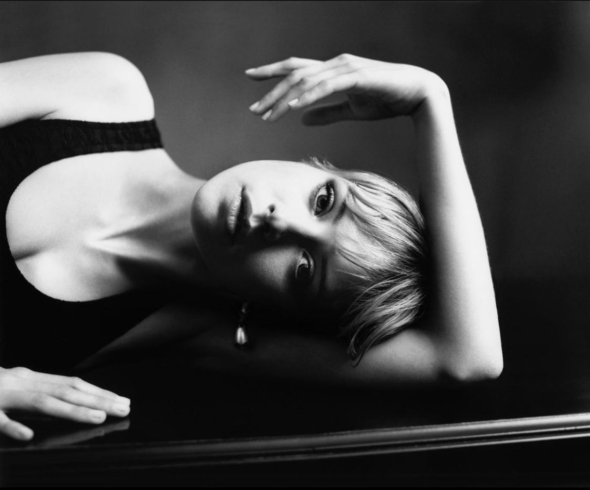 angele_lyrics's tweet photo. ⚫️⚪️ https://t.co/4n19amNwbn
