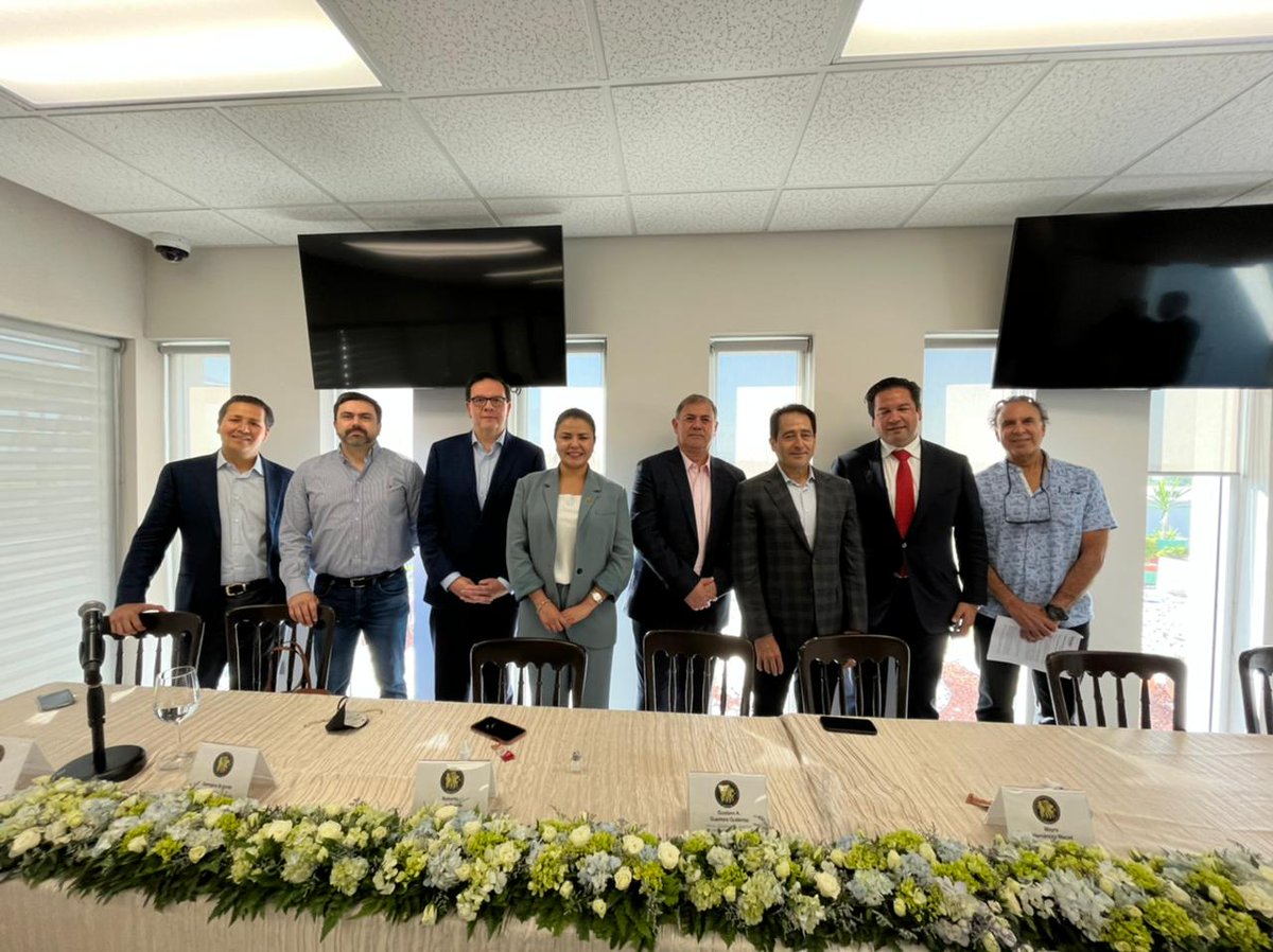 FICOSEC's tweet photo. #Ficosec en compañía de la @Fiscalia_Chih y el @CongresoEdoChih conocieron buenas prácticas implementadas por la @FiscaliaNL. 
Mediante un espacio de #diálogo intercambiaron experiencias que favorecen en la mejora de la #seguridad y procesos de #justicia.

¡Gracias @nuevoleon! https://t.co/eIfYsEr9qV
