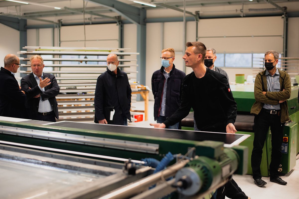 smart_grey_tech's tweet photo. Mit der #Eröffnung in Schwerin haben wir einen wichtigen #Meilenstein erreicht und möchten uns bei unseren Gästen aus Wirtschaft, Politik, der regionalen Presse, Partnern sowie Freunden für die Teilnahme + die zahlreichen #Glückwünsche herzlich bedanken!  🧡
#Ambiena https://t.co/lNsngqJv59