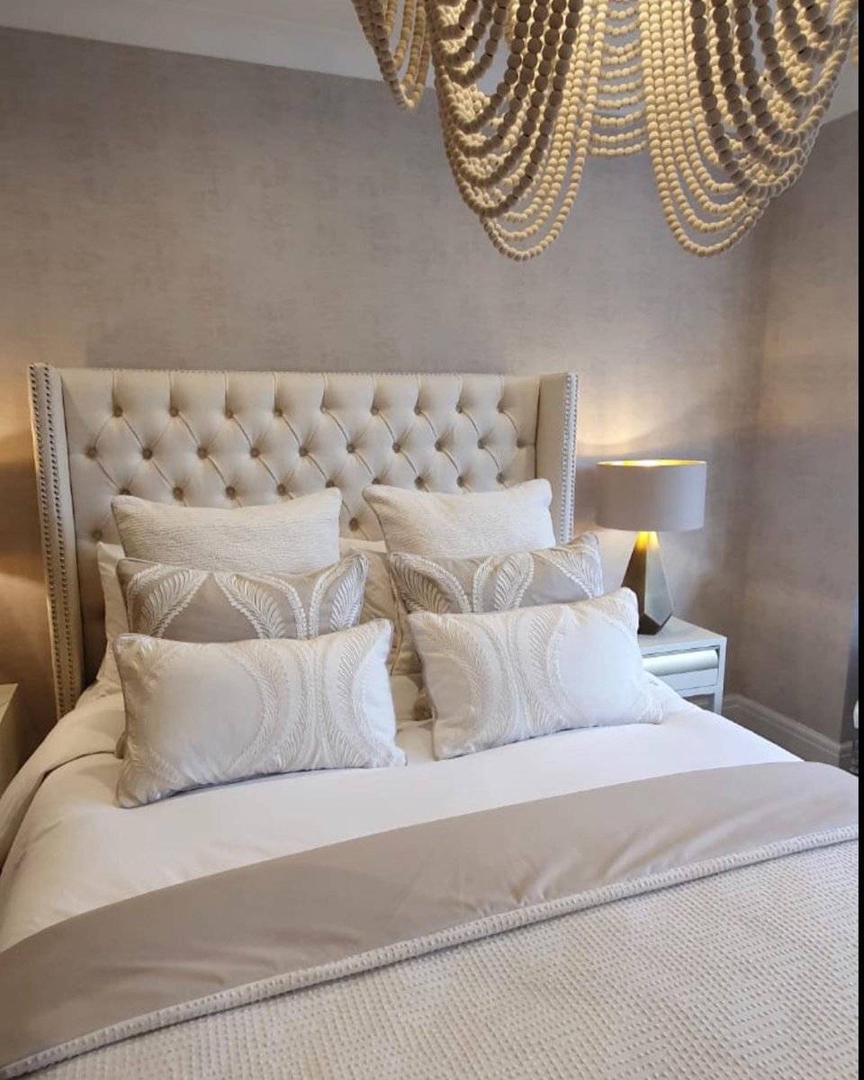 Atlas_Interiors's tweet photo. Our client wanted a more muted and relaxed look for this guest bedroom with colours that soothe the soul for sleep . Last photo features before and after refurbishment https://t.co/dHze2cTmOt