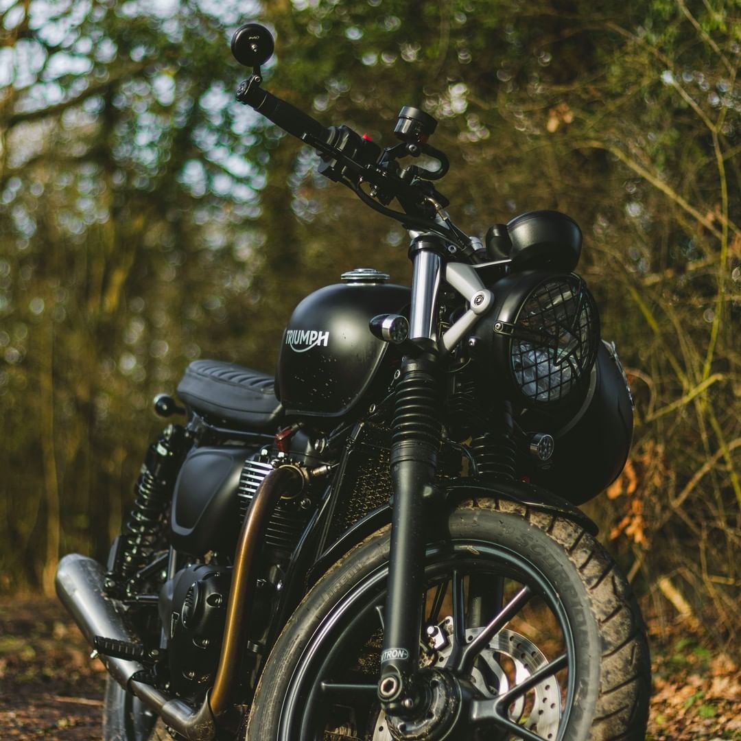 acmotos_es's tweet photo. ¿Quién está listo para una buena ruta de fin de semana? ¡Encuentra el catálogo de @MotoplasticPuig en nuestra web! #triumphmotorcycles #triumphofficial #triumphstreettwin #triumph #triumphmotorcycle #motoaccessories #motocycleparts #mototravel #puighitechparts #acmotos https://t.co/Olm20UtEj6