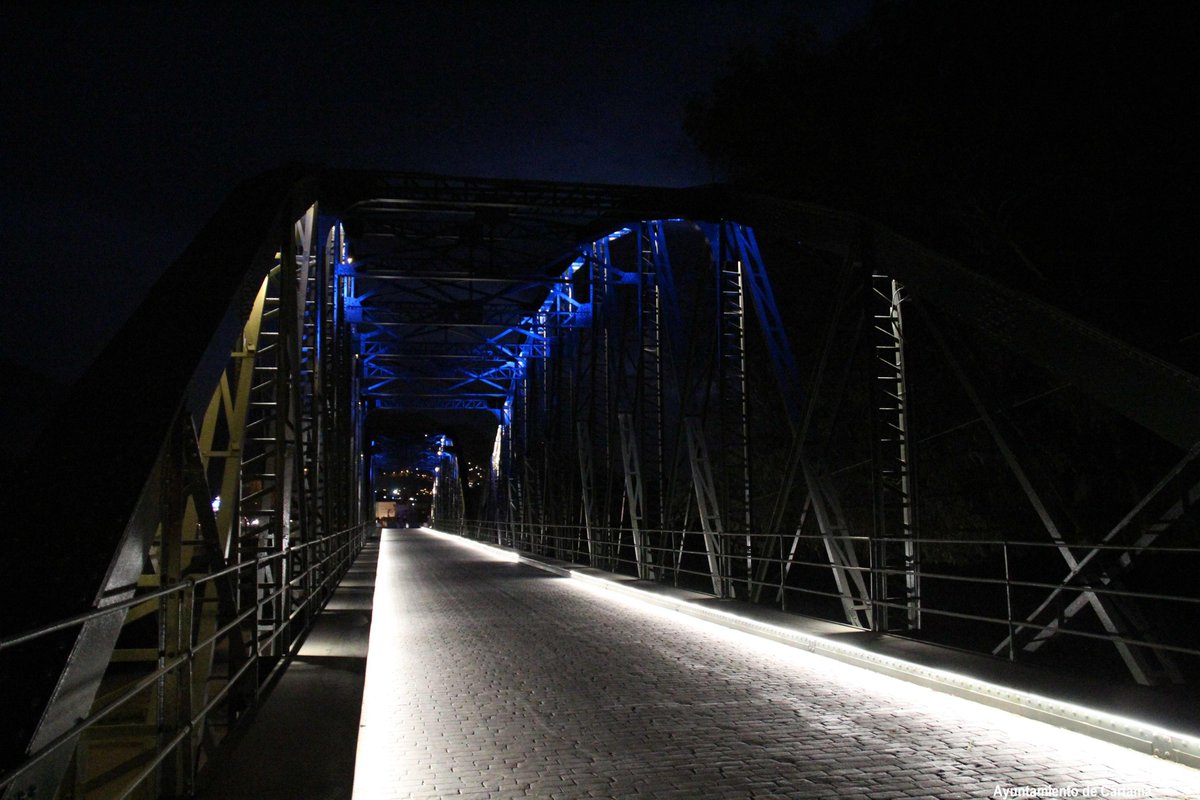Ayto_Cartama's tweet photo. La Casa Consistorial y el Puente de Hierro se encuentran iluminados de azul para conmemorar el Día Internacional de los Derechos de la Infancia. #Cártama @UNICEFAndalucia @cijcartama https://t.co/vicnoA4yB2