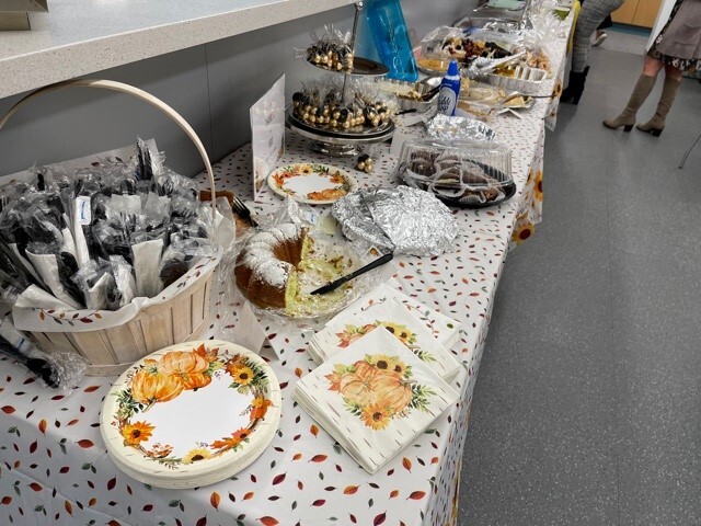 HartfordSuper's tweet photo. To my @Hartford_Public colleagues: I am grateful to work beside each of you daily in support of our #BeautifulAndCapable students & families. Special thanks to our Central Office Potluck Team for helping us gather together safely again, celebrating this #SeasonOfThanks!🤗 https://t.co/lh0LXO5ecq