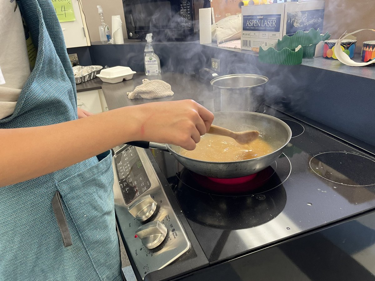 miller95129's tweet photo. You’ll find all the Thanksgiving staples in Room 33! Turkey, gravy, green bean casserole and more! #togoonly #covidsafe https://t.co/tBmNeCdCoJ