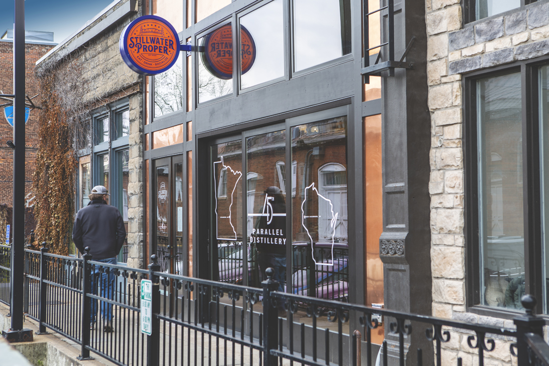 45thParallelWI's tweet photo. We've crossed the river.  Opening soon in Stillwater, MN, 45th Parallel will offer specialty distilled Gin and Bourbon along with in house crafted cocktails.
#45thparalleldistillery #45thparallelstillwater #midwestgin #borderbourbon https://t.co/z0feQxaeHz