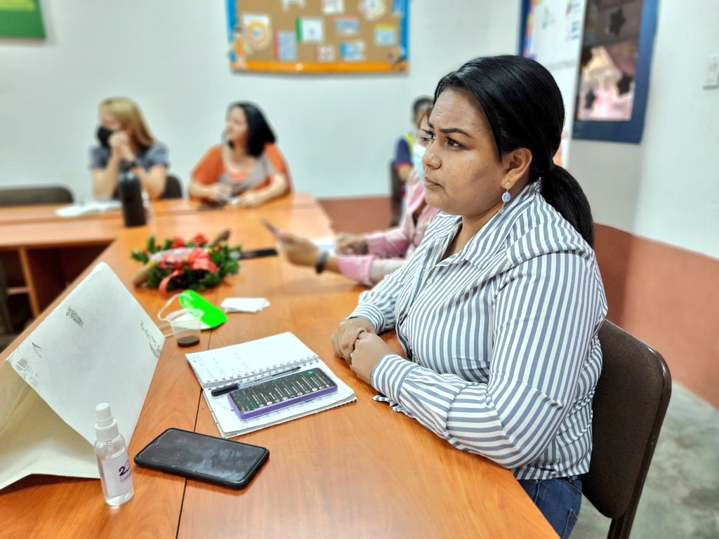 Sostuvimos Videoconferencia con los Intercircuitales y coord. De sala situacional electoral para chequear el avance, control y seguimiento de la carga del 1x10 del Sector Educativo. ¡Estamos Trabajando en la Victoria de la Revolución Bolivariana este #21NOV!. 🇻🇪 <a href="/NicolasMaduro/">Nicolás Maduro</a>