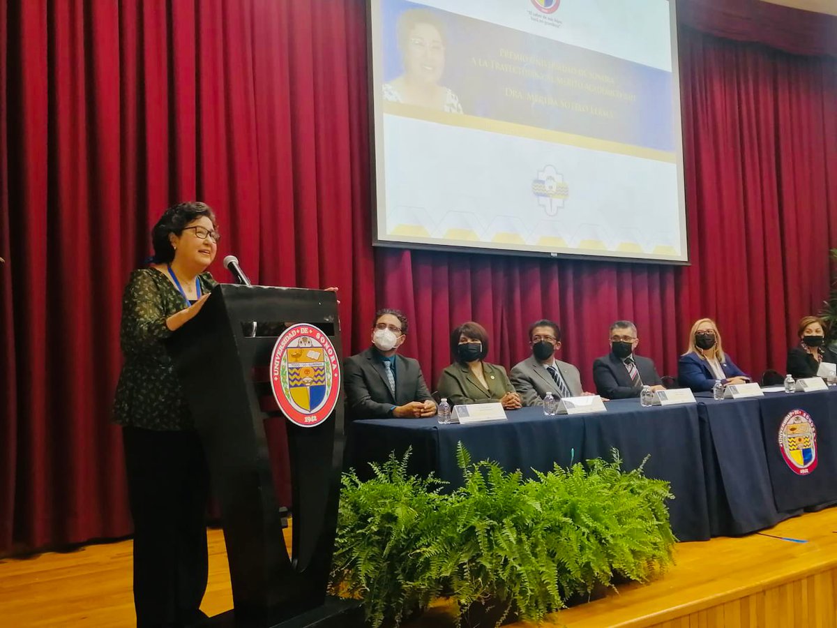 SoyUnison's tweet photo. En una emotiva ceremonia, la rectora María Rita Plancarte Martínez entregó hoy el Premio Universidad de Sonora a la Trayectoria y al Mérito Académico 2021 a la Dra. Mérida Sotelo Lerma, profesora e investigadora que ha dejado un gran legado en la máxima casa de estudios. https://t.co/NL50bhQgqO