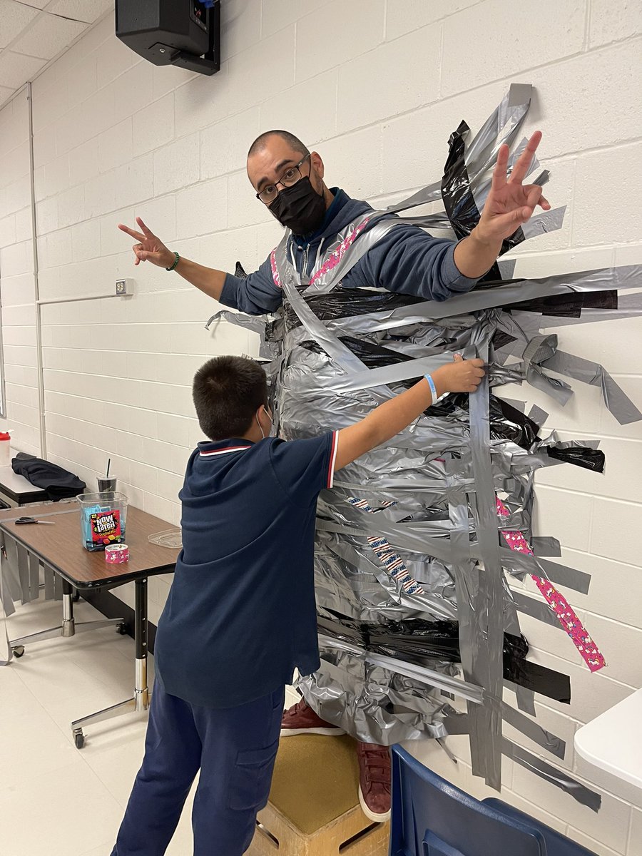 #WorldKindessDay @JohnRGood @IrvingISD finishing up the last day before thanksgiving break. Dr. Z was a good sport.