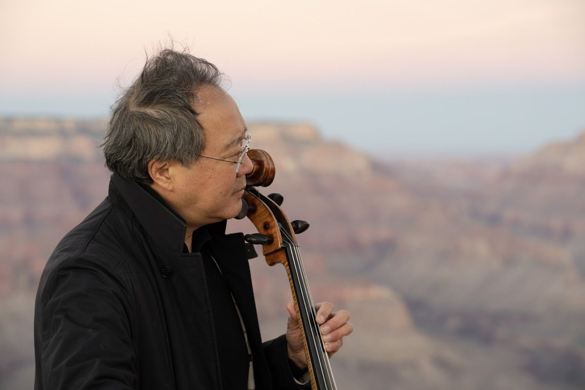 YoYo_Ma's tweet image. What is our place in the universe? Where do we sit between the past and future, between human and nature? How can wonder and awe give us hope and clarity? 
📷 @austinmann