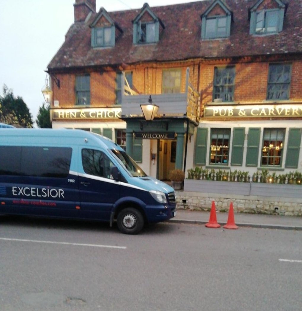 ExcelsiorCoach's tweet image. .....spotted somewhere in #Froyle you may see @ExcelsiorCoach fleet no: 7982 en route to @kewgardens #WinterWonderland #effortlesscoachhire