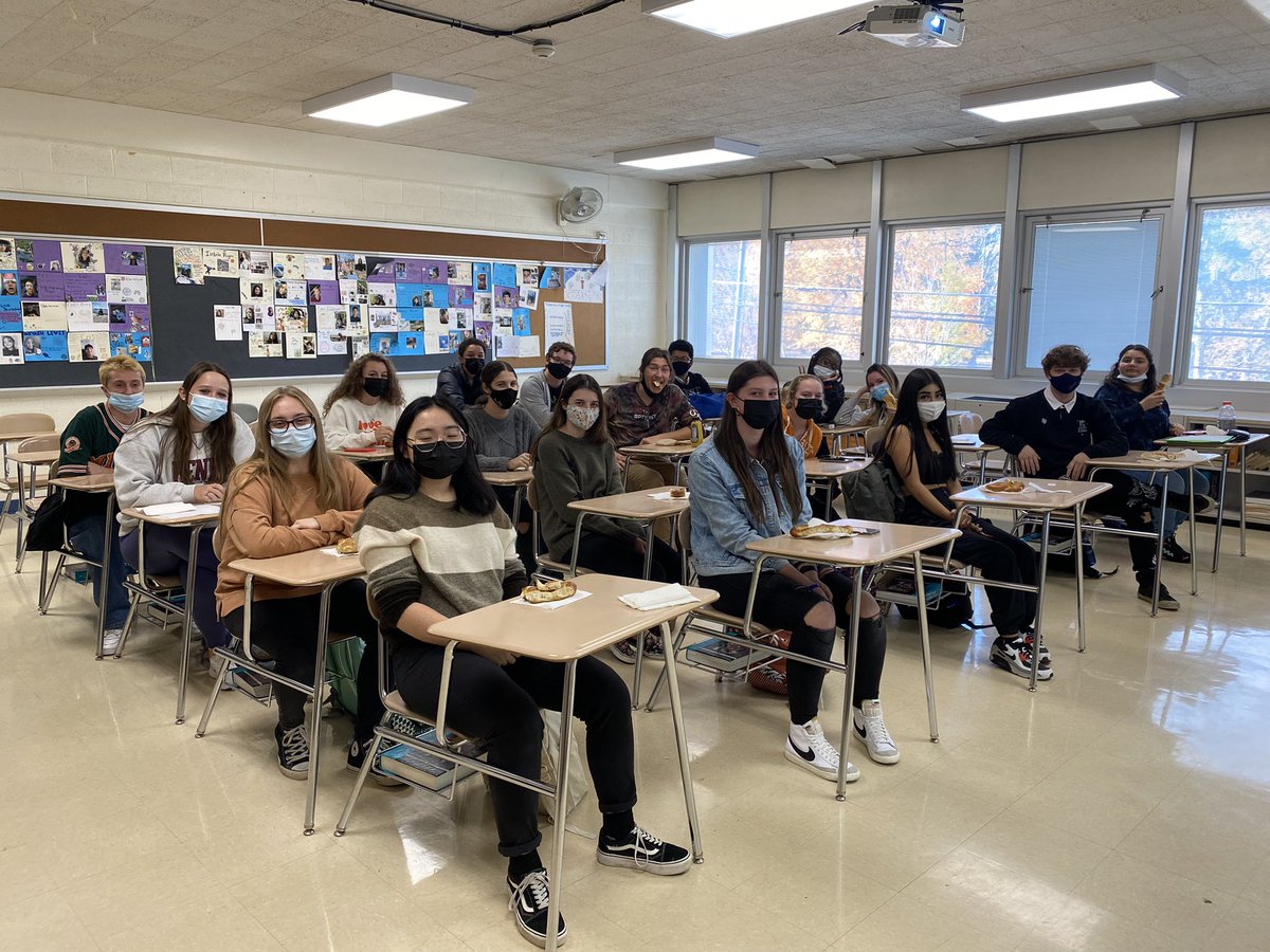 Congrats to this crew! They’re moving onto round 2 of the Panther Dream Award Scholarship!👏🏼 ⭐️