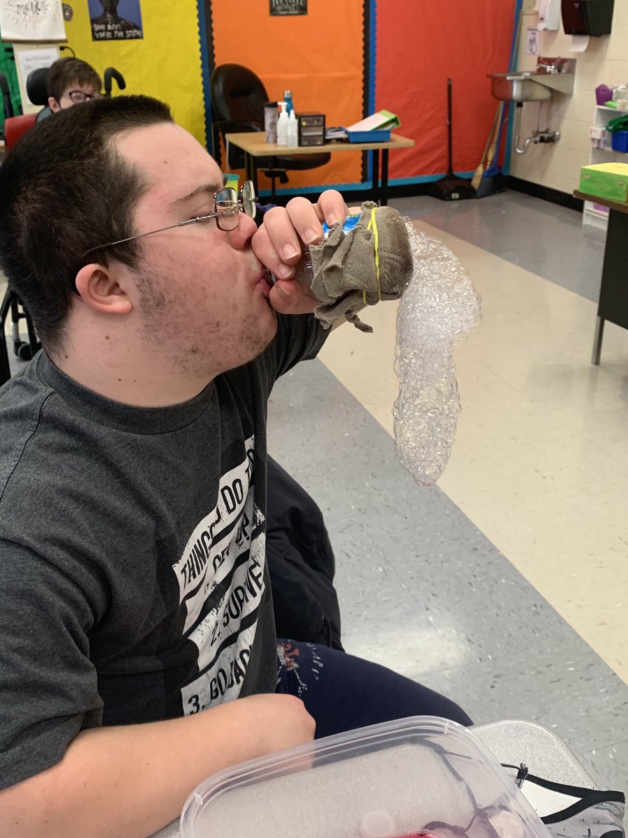 MissATieu's tweet photo. Reusing household items like leftover fabric, rubber bands and water bottles to make bubble snakes! ♻️ 🐍 @western_sec @gecdsbpro https://t.co/wvUXLeOJjZ