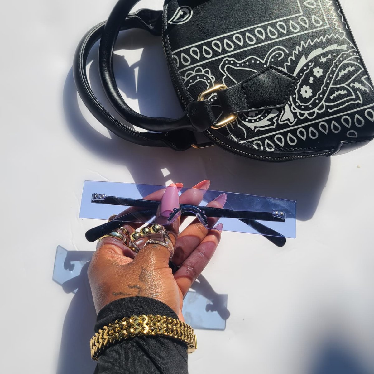 PinkVault's tweet photo. Bandana mini Bag 🖤 Fashion Accessories Aesthetic. Shop Black Owned jewelry business 🦋💙https://t.co/o0pNVv5cJW 
IG: @pinkvaultofficial #BlackOwnedBusiness #BlackOwned #bossbabe #fashionblogger #fashioninspo https://t.co/7uXJTQ41hN