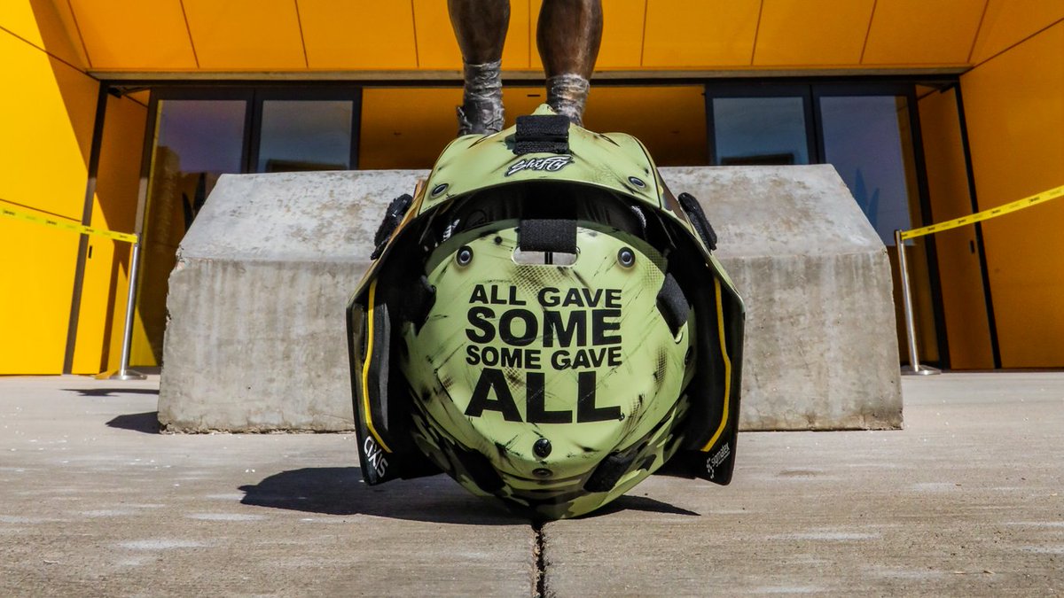 an extra special touch for our goalies 🔱💛 #PT42