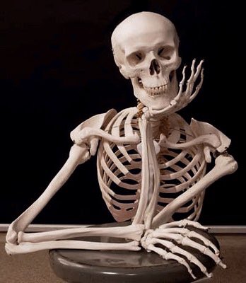 Imagen de mujeres del Municipio Sucre esperando las disculpas públicas del señor Alcalde <a href="/JoseVRangelA/">José Vicente Rangel A</a> 

Esto parece chiste, pero pudiera ser literal… el machismo mata…

#NiFachosNiPepesMachos