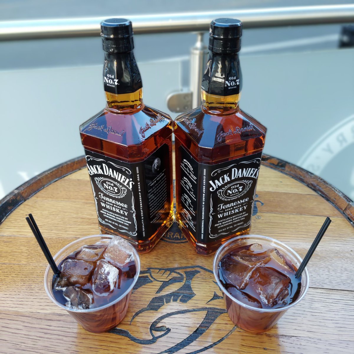 Pete_N_Terrys's tweet photo. Gotta get down on Friday with 2-for-1 Jack & Cokes during Happy Hour 3-6 PM. Cheers!
#itsfriday #gottagetdownonfriday #happyfriday #happyhour #jackandcoke #jackdaniels #cocacola #specials #2for1s #cheers #welcometotheweekend #nashville #downtownnashville #broadway #sobro https://t.co/tHSefEmG20