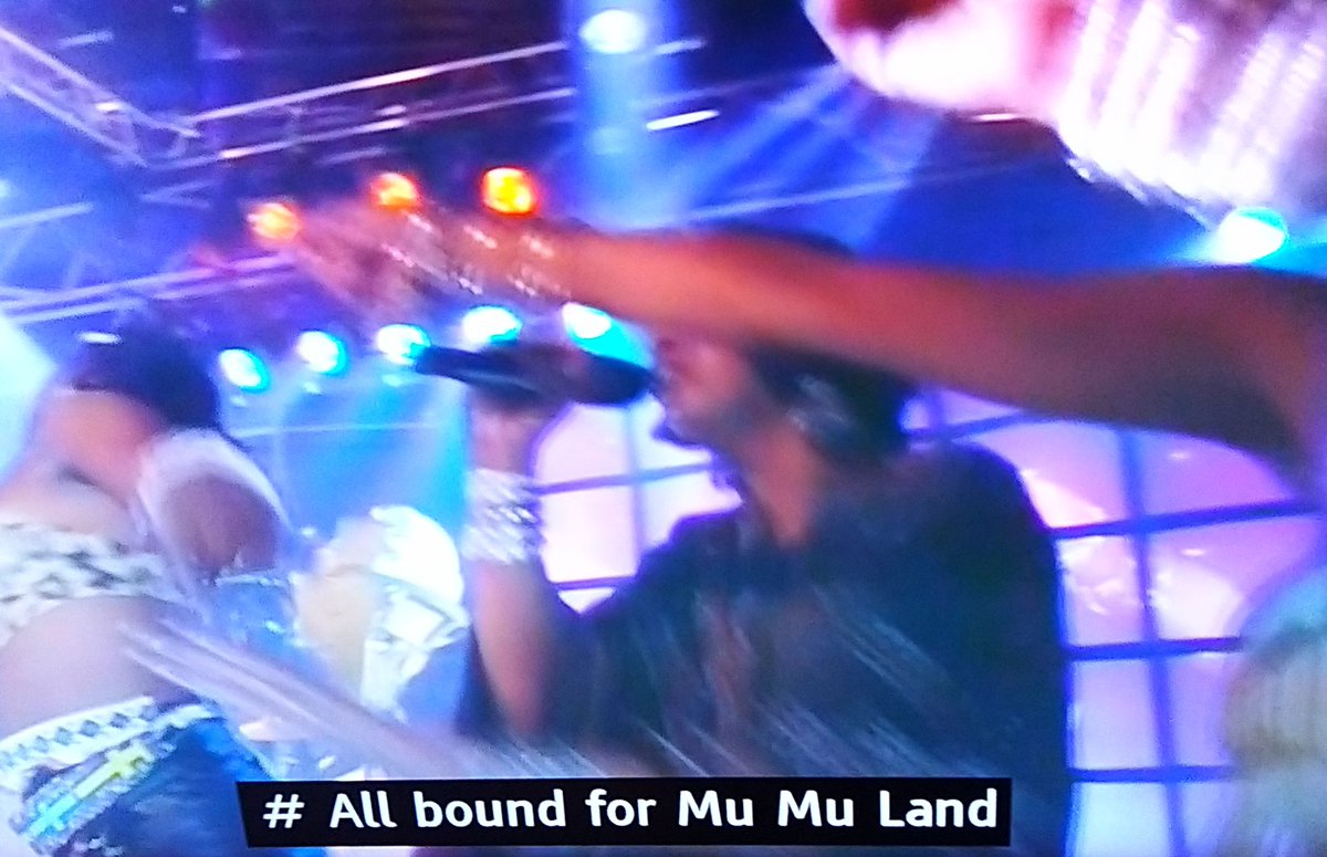 mrjolly23's tweet photo. Unexpected bonus of turning the telly on and finding The KLF performing Justified and Ancient on Top of the Pops from 1991 on BBC4 #makeminea99 https://t.co/ySclCgTeiE