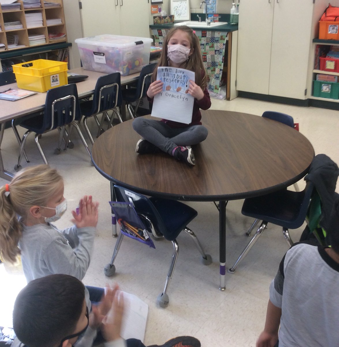 tchanatski's tweet photo. We ARE writers in first grade!!! ✏️🤩👩🏻‍🏫📚🗒 @Hubbard_School @LanguageArtsRSD #published #endofunit #celebration #authortakesthestage #proudteacher https://t.co/rkg9hZxqDb