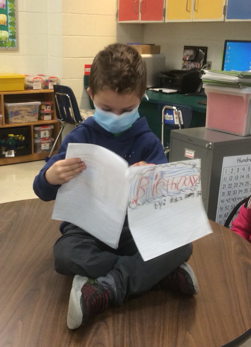 tchanatski's tweet photo. We ARE writers in first grade!!! ✏️🤩👩🏻‍🏫📚🗒 @Hubbard_School @LanguageArtsRSD #published #endofunit #celebration #authortakesthestage #proudteacher https://t.co/rkg9hZxqDb