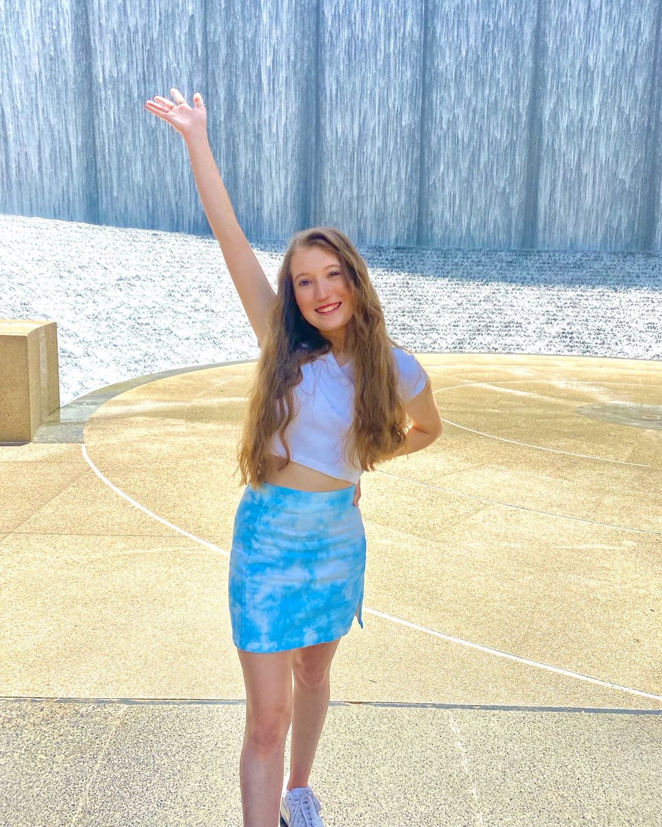 𝙷𝚊𝚙𝚙𝚢 𝙵𝚛𝚒𝚍𝚊𝚢 𝚎𝚟𝚎𝚛𝚢𝚘𝚗𝚎!☻︎