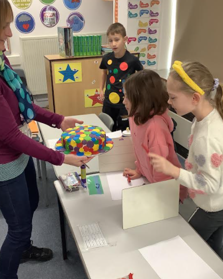 LevenSchool's tweet photo. Our children have had a great day today raising money for Children in Need. They guessed how many spots were on the cake, decorated Pudsey bandannas, bought Pudsey biscuits and even met Pudsey bear himself! #childreninneed2021 https://t.co/I0tDRyKoEz
