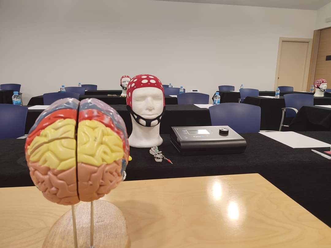 Empezamos fin de semana de formación. Atentos

Bilbao - Madrid - Valencia 
#epte #nmp  #tDCS
<a href="/DaniMartinFisio/">Daniel Martín Vera</a> <a href="/ValdesusoNMP/">Raúl Valdesuso</a> <a href="/vanesapytel/">Vanesa Pytel, PhD.</a>