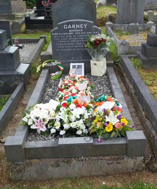 NGABelfast's tweet image. Óglach Winifred Carney. 4/12/1887 - 21/11/1943. A strong brave Irishwoman. GPO Garrison Easter 1916.
Buried in Milltown Cemetary Belfast. #timeforunity