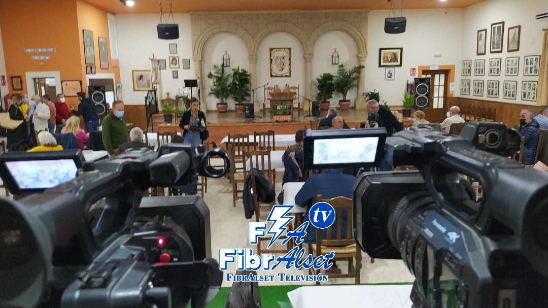 #FLAMENCO.-
Ya estamos en DIRECTO en FibrAlset TV para disfrutar de la presentación del libro de Salvador Pendón "A quién le contaré yo...", y de la Gran Final del Concurso de Cante Flamenco para jóvenes menores de 25 años 'Paca Aguilera' de la <a href="/PeaRonda/">Peña Flamenca Ronda</a>