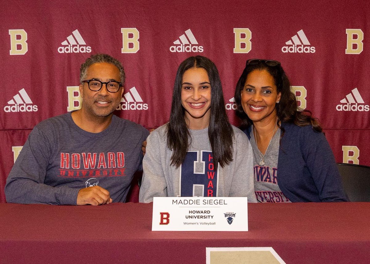 rev_vb's tweet photo. #flashbackfriday to all of our #nliday signees who have finally gotten to have their signing day! Love watching our athletes find their perfect fit. Who’s next?? #wearerev #volleyball #recruiting #volleyballgirls https://t.co/q5szIBJSXW