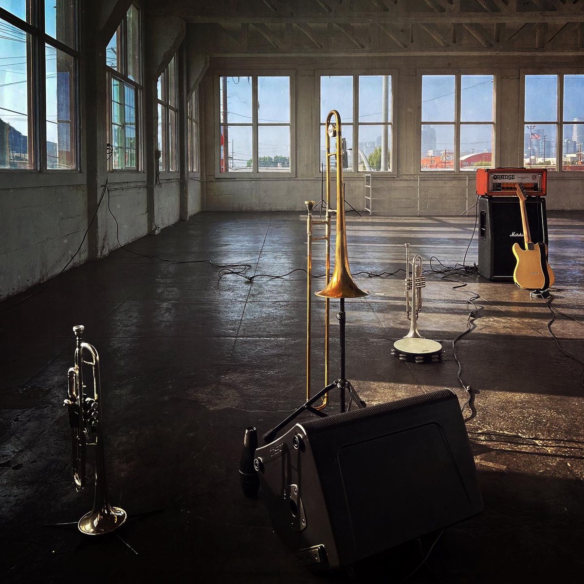DRosales's tweet photo. Life sure does take ya on twists n’ turns… I’m just glad I get to sing about them for a living.
Do what you love, love what you do.
_____
#REVIVE22 #AmericanaMusic #StrangeTimesNeedGoodVibes #SingerSongwriter #WestCoastAmericana https://t.co/ZDTGpaM8MS