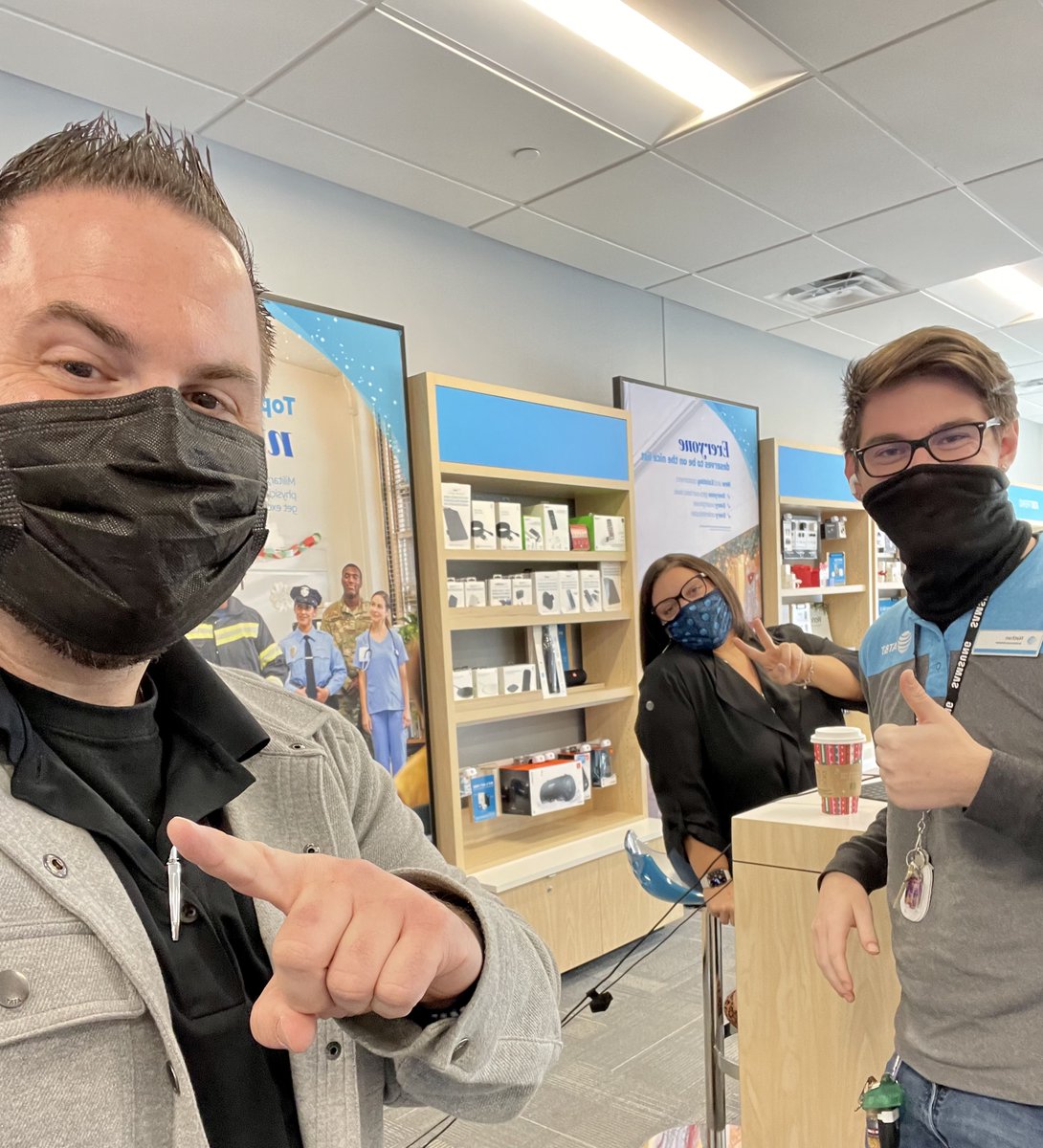 Amazing visit with @Leanna1013 and the Uniontown store today 💫  

It’s extremely rewarding to see someone you coached apply the skills immediately. It just hits different when they do it and bag a #FirstNet QuadPlay! 😉🔢

Great job guys 👏

#OHPA #WinningAsOne #SignatureStars