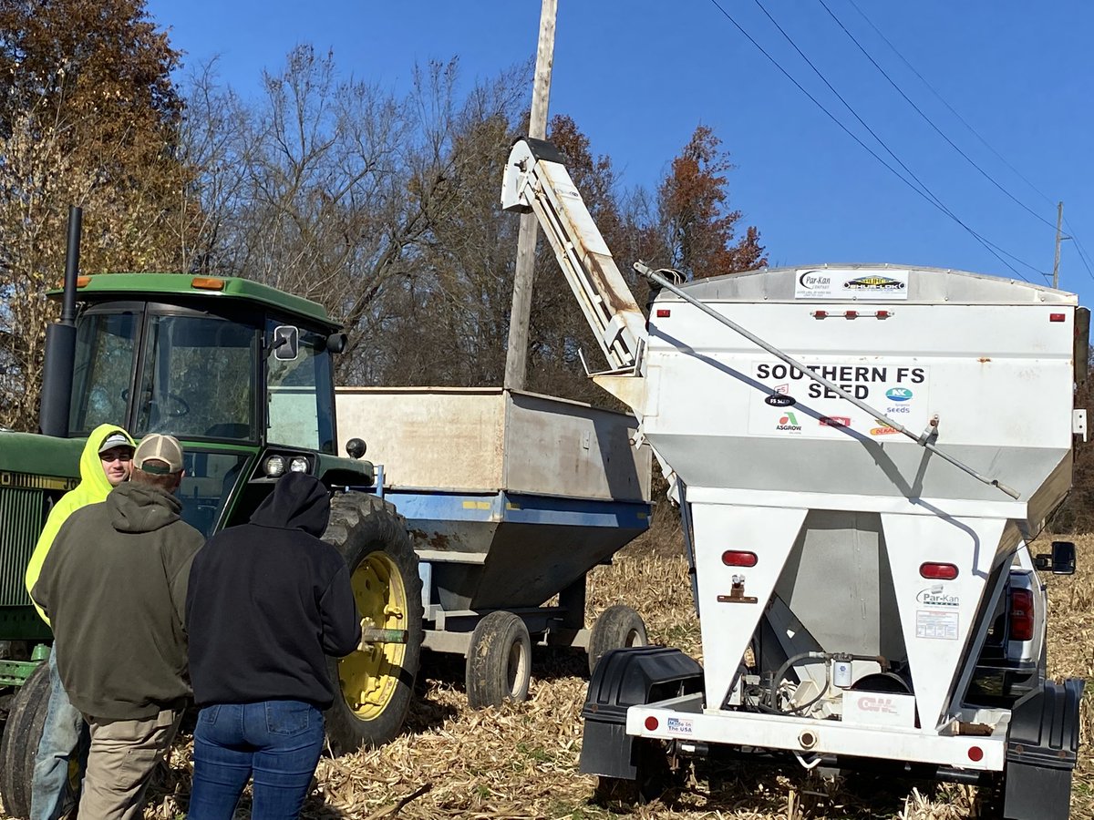 Thank you <a href="/siu_ag_sciences/">SIU Agricultural Sciences</a> for allowing <a href="/NKSeeds/">NK Seeds</a> to have a spot on the farm to do a stress, tough ground corn demo plot. Also, a big thanks to my help! <a href="/Southern_fs_inc/">Southern FS</a> <a href="/creedworthen/">Creed Worthen</a> @gracehaney77 Some product highlights included:
💥NK1239
💥NK1460
💥NK1523