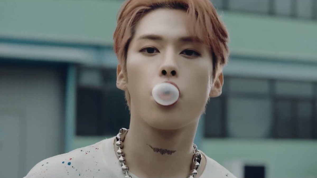 DraeKhali's tweet photo. //NSFW
[211119]🐺🐰 💭:

"KHALI-DOSCOPES! Have y'all seen that L££ Kn0w chewing gum edit on twt today?!"

"Oomph, baby 🤤
Why does he look so good just chewing gum? Like, it shouldn't be that hot..."

"Whatevs. Check out the new 5kz teaser"

#khalibbl #imnotreal #thisisnotbubble https://t.co/fHwvwuJFqJ